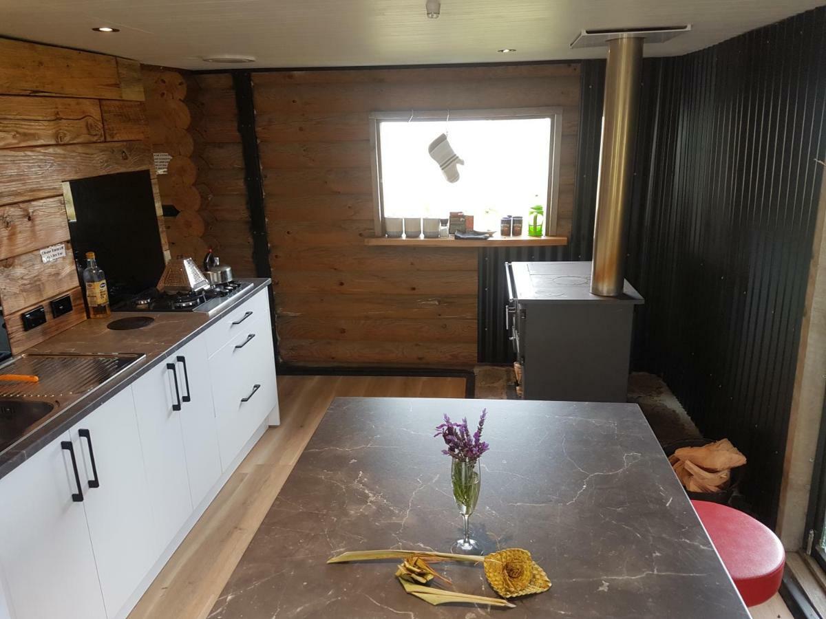 Lake Stella Mountain Huts Hotel Mt Lyford Bagian luar foto
