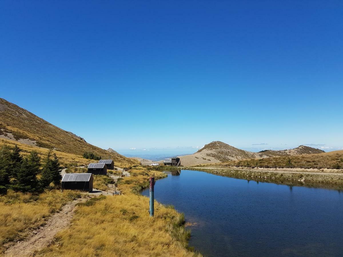 Lake Stella Mountain Huts Hotel Mt Lyford Bagian luar foto
