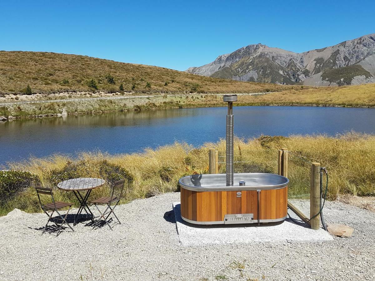 Lake Stella Mountain Huts Hotel Mt Lyford Bagian luar foto