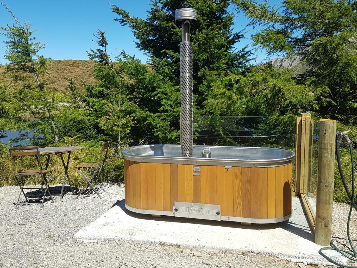 Lake Stella Mountain Huts Hotel Mt Lyford Bagian luar foto