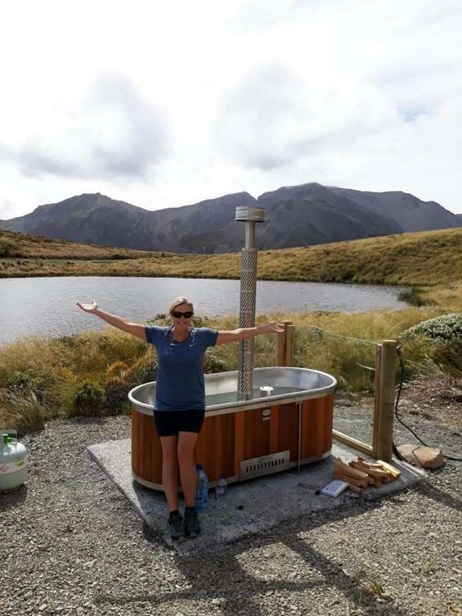 Lake Stella Mountain Huts Hotel Mt Lyford Bagian luar foto