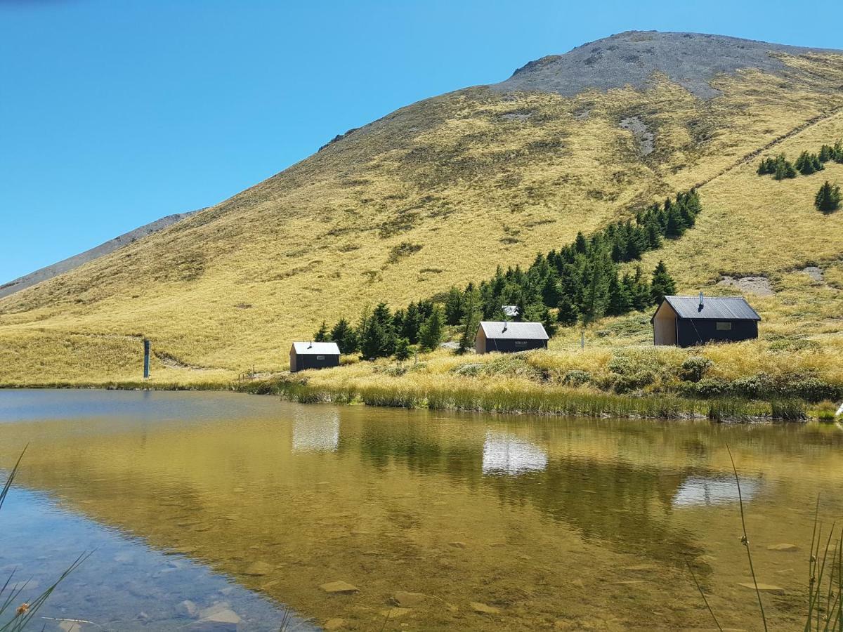 Lake Stella Mountain Huts Hotel Mt Lyford Bagian luar foto
